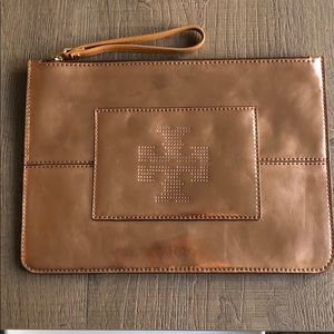 ⭐️ TORY BURCH AUTHENTIC ROSE GOLD POUCH ⭐️